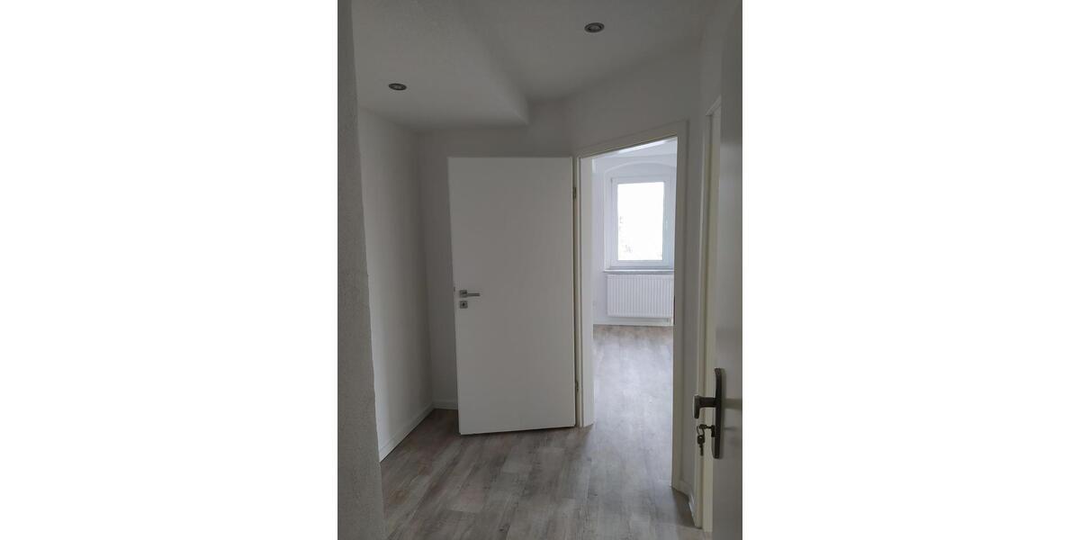 Gewerbeobjekt in Chemnitz – Borna-Heinersdorf - Mehrfamilienhaus - Gaststätte zimmer