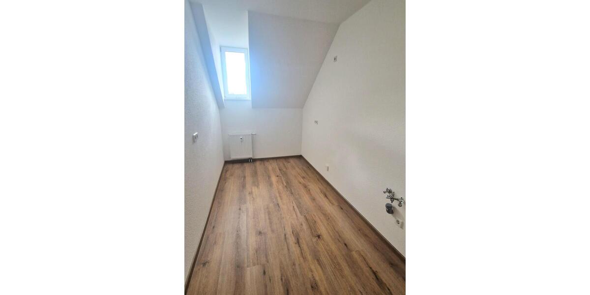 2 MONATE KALTMIETFREI! - gemütliche 3-Zimmer-Dachgeschoßwohnung-nahe Sachsenallee - Dachgeschoßwohnung Chemnitz Sonnenberg | Angebot:17845408