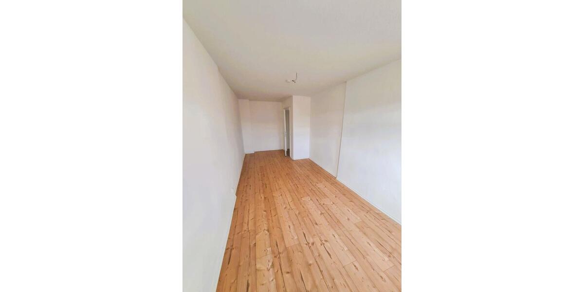 Dachgeschoßwohnung Chemnitz Hilbersdorf - 3 Zimmer, 72 m&sup2;, 350&euro; | Angebot:26589102