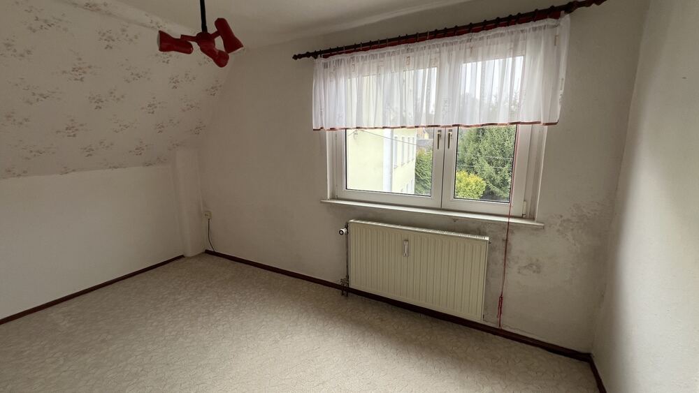 Gepflegtes Einfamilienhaus mit zwei Wohneinheiten und Ausbaupotenzial in Lunzenau - Einfamilienhaus Lunzenau | Angebot:26676730
