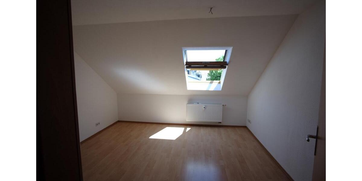 Dachgeschoßwohnung Chemnitz Kapellenberg - 3 Zimmer, 73 m&sup2;, 495&euro; | Angebot:25813895