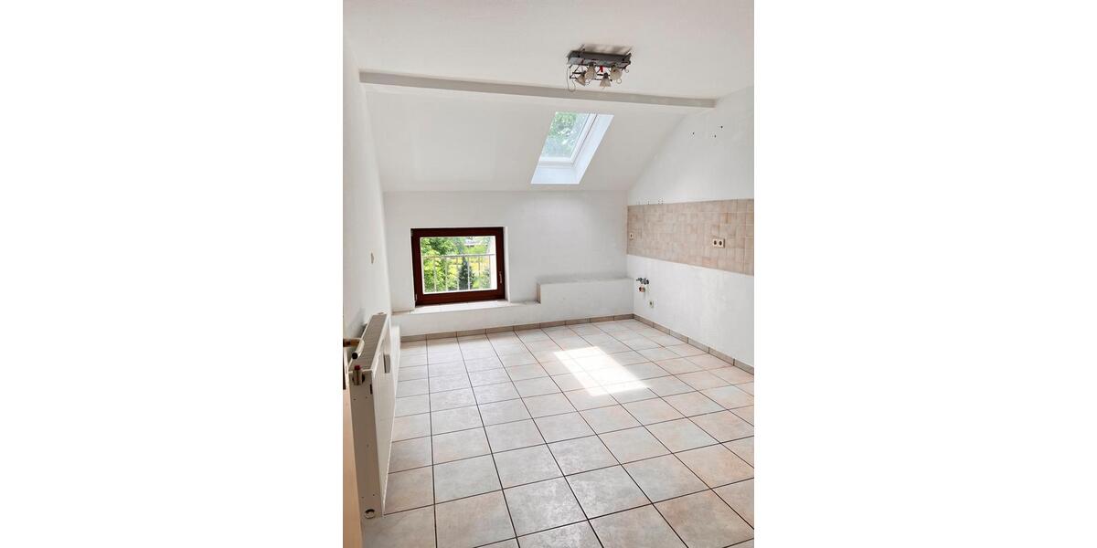 Dachgeschoßwohnung Chemnitz Kapellenberg - 3 Zimmer, 108 m&sup2;, 623&euro; | Angebot:23844964