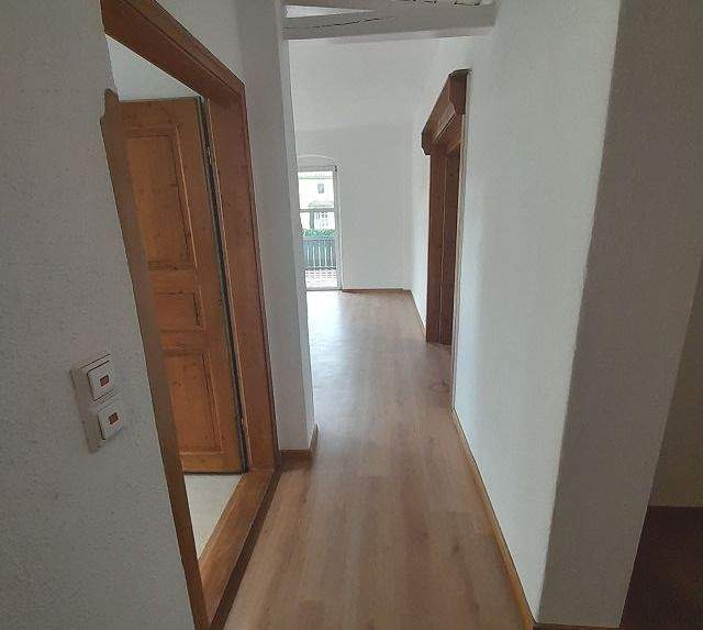 Große modernisierte 4 - Zimmer Wohnung mit Balkon im Grünen und stadtnah 4 zimmer