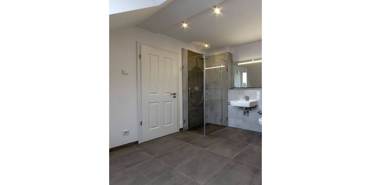 Etagenwohnung Rochlitz - 5 Zimmer, 110 m&sup2;, 980&euro; | Angebot:26712712