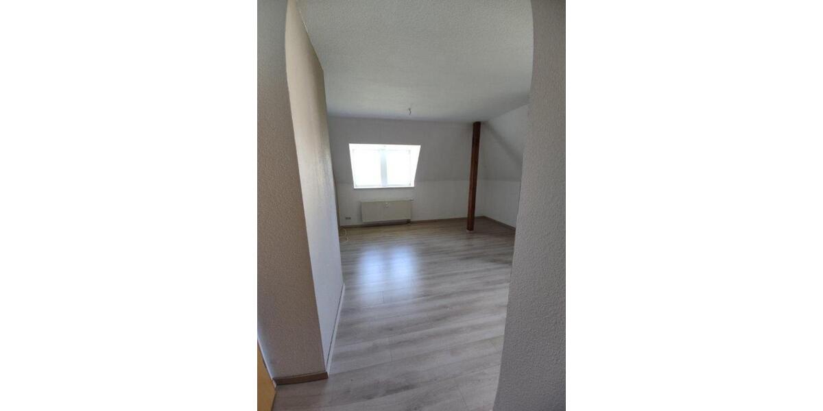 Dachgeschoßwohnung Grünhainichen - 3 Zimmer, 55 m&sup2;, 240&euro; | Angebot:12497011