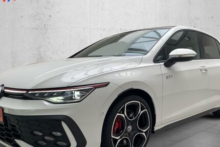 VW Golf 14.900 km 36.650 € Gornau 09405