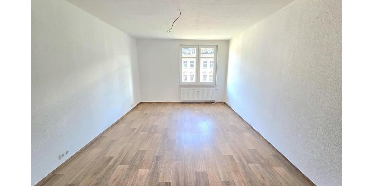 Großzügige 4-Zimmer-Wohnung mit Balkon Loggia! 4 zimmer