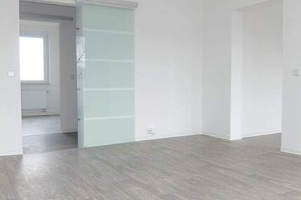 5-Raum-Wohnung mit 2 Balkonen, Hauswirtschaftsraum, Wanne + Dusche 5 zimmer