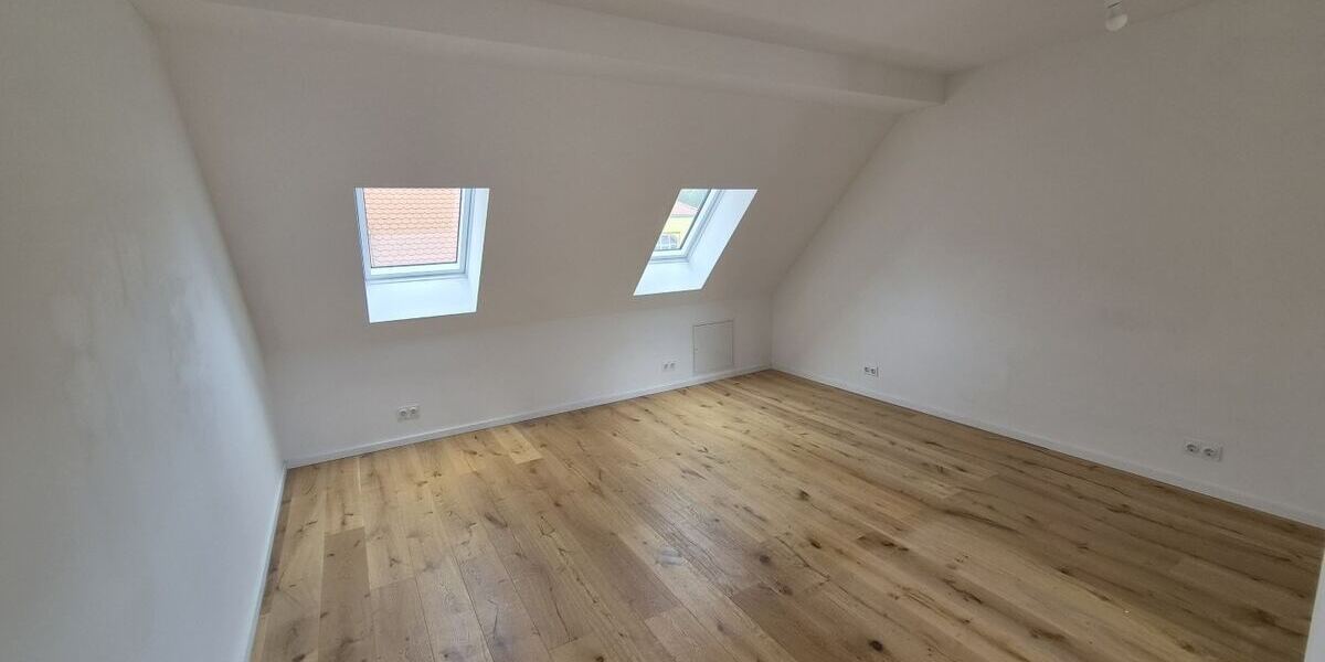 Familienfreundliche 4-Zimmer-Wohnung mit Balkon und offenem Wohnbereich - Etagenwohnung Hainichen | Angebot:27212357