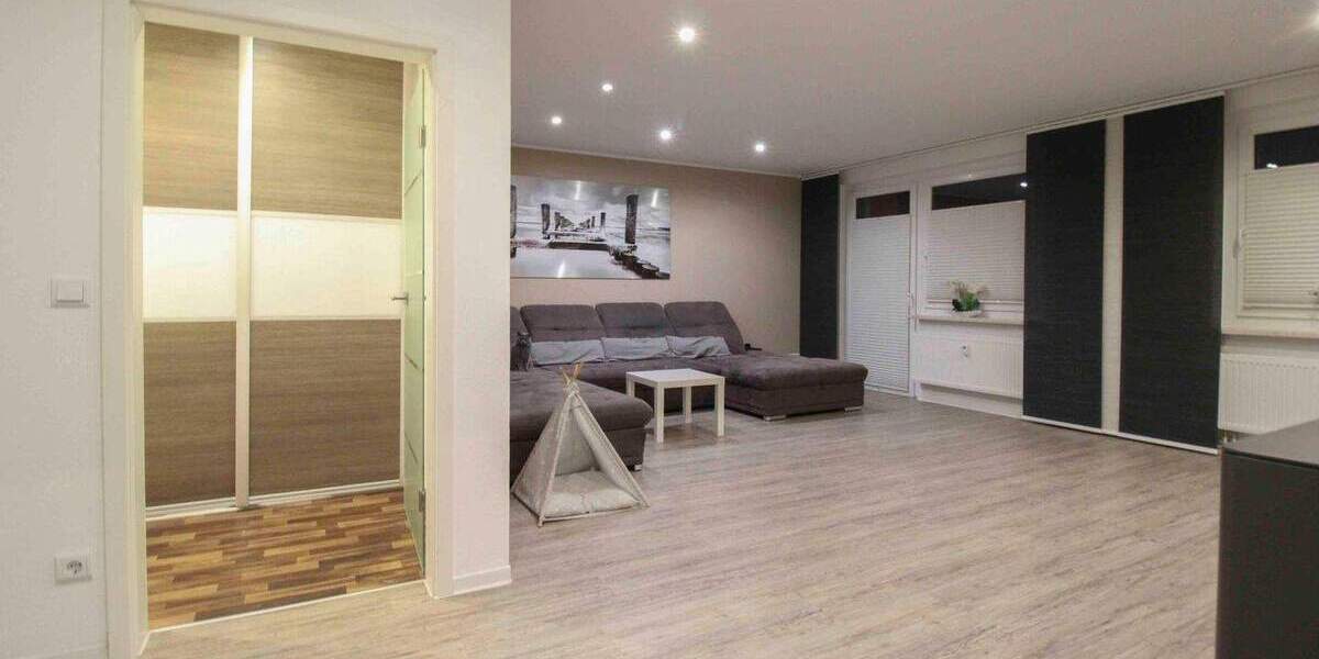 *Modernisiert* Ab Frühjahr 2026 bezugsfreie 5-Zi.-Wohnung mit 2 Bädern und 2 Balkonen 5 zimmer