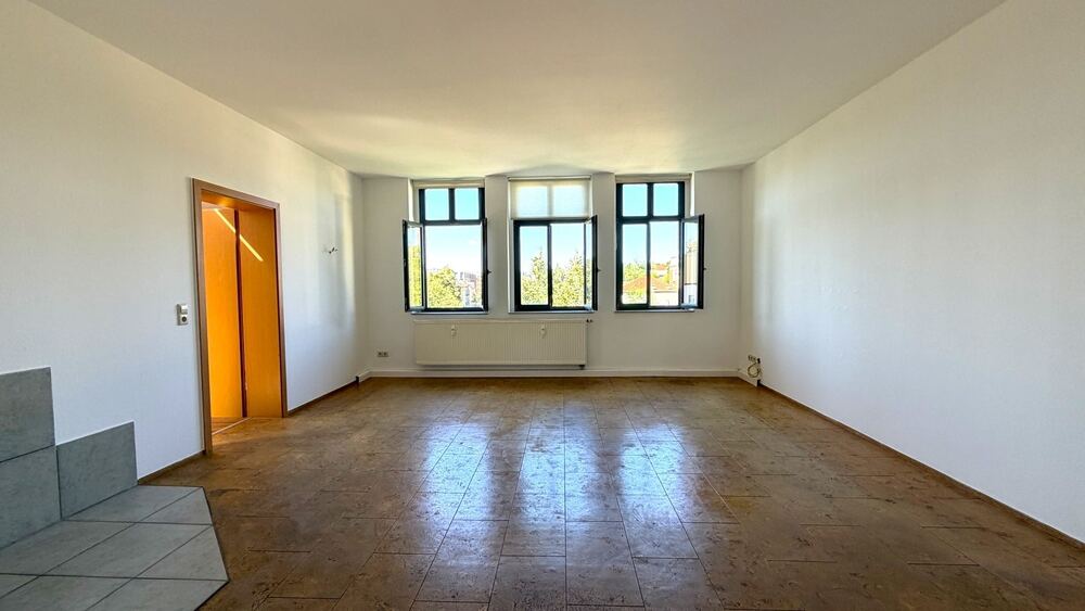 Zentral gelegene 3-Zimmer Wohnung im Dachgeschoss mit Einbauküche - Dachgeschoßwohnung Mittweida Rößgen | Angebot:27207669