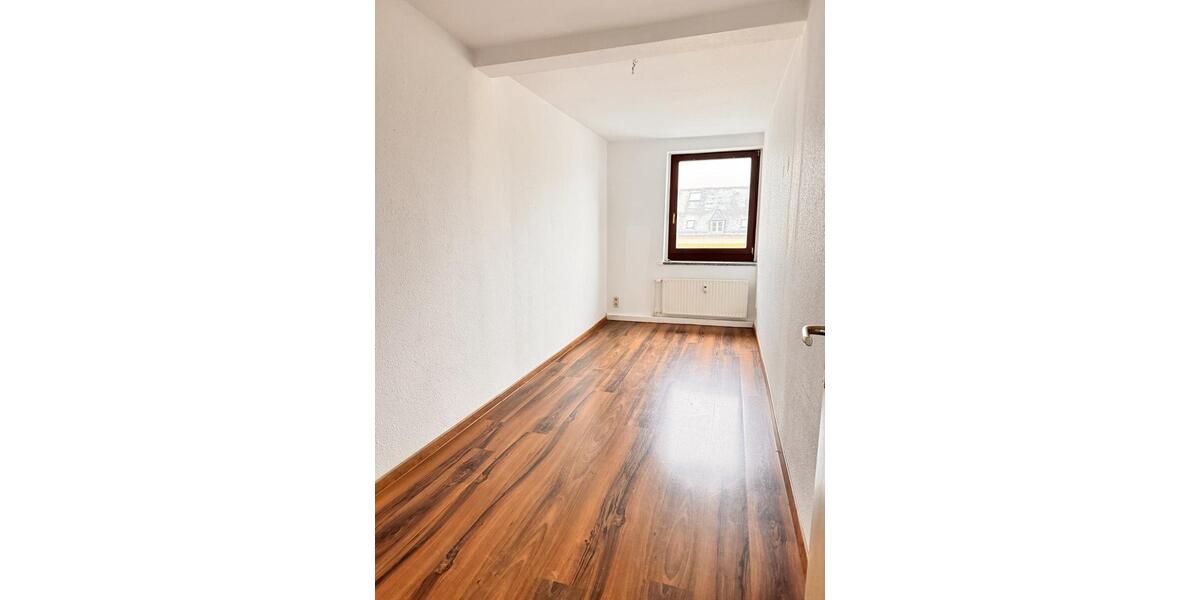 Dachgeschoßwohnung Chemnitz Kapellenberg - 3 Zimmer, 108 m&sup2;, 623&euro; | Angebot:23844964