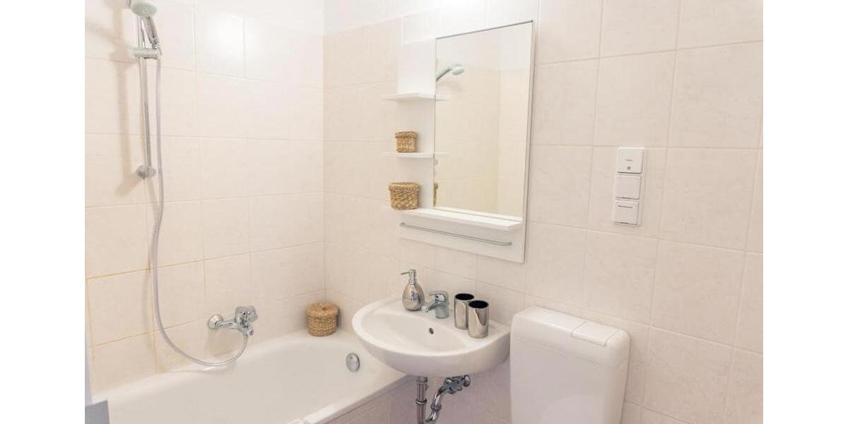 NEU sanierte Erdgeschosswohnung mit Balkon 1 zimmer