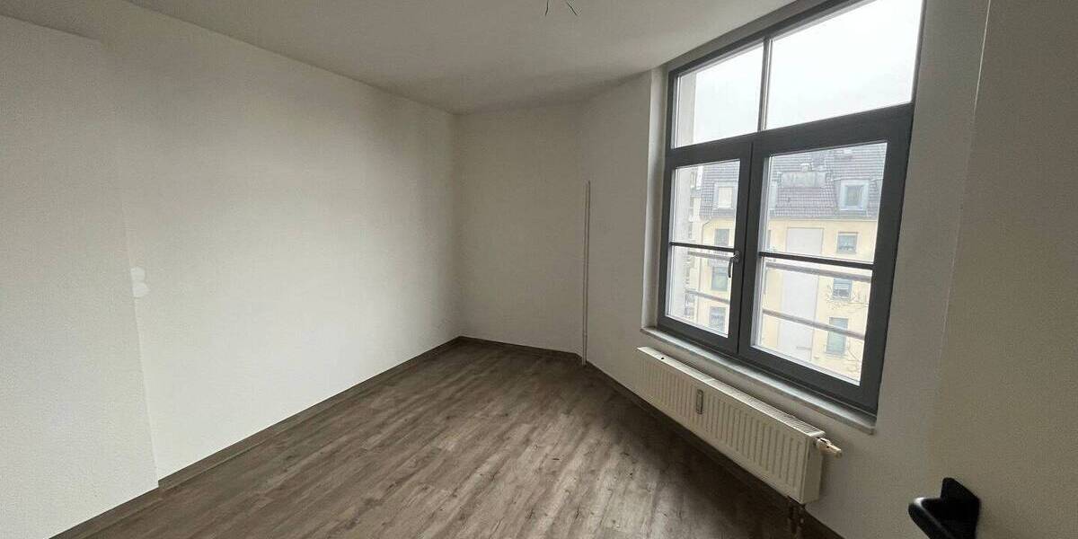 Zimmer Chemnitz Zentrum - 5 Zimmer, 110 m&sup2;, 790&euro; | Angebot:26345323