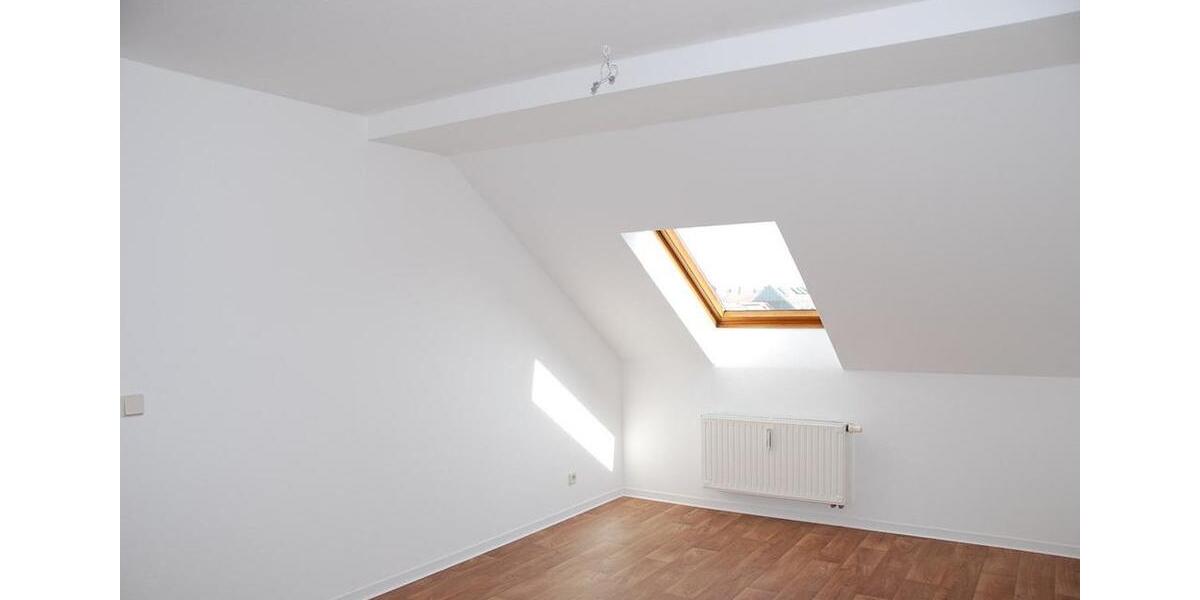 Dachgeschoßwohnung Chemnitz Kapellenberg - 2 Zimmer, 63 m&sup2;, 390&euro; | Angebot:26693681