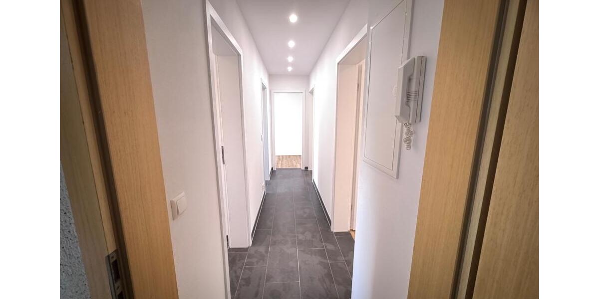 Hochparterre Hainichen - 3 Zimmer, 60 m&sup2;, 390&euro; | Angebot:26638412
