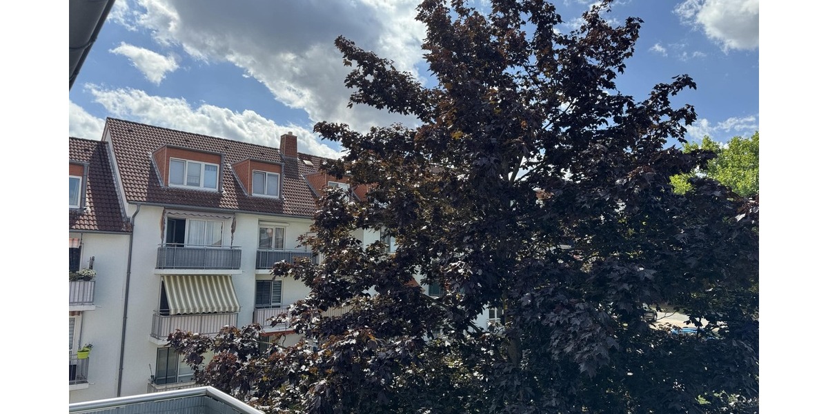Schöne, helle 3-Raum-Wohnung mit zwei Balkonen und Stellplatz! - Etagenwohnung Hainichen | Angebot:27196195