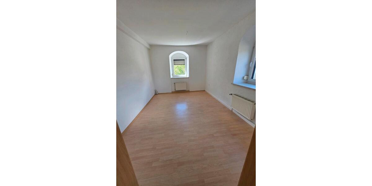 Einfamilienhaus Geringswalde - 7 Zimmer, 180 m&sup2;, 800&euro; | Angebot:26657117
