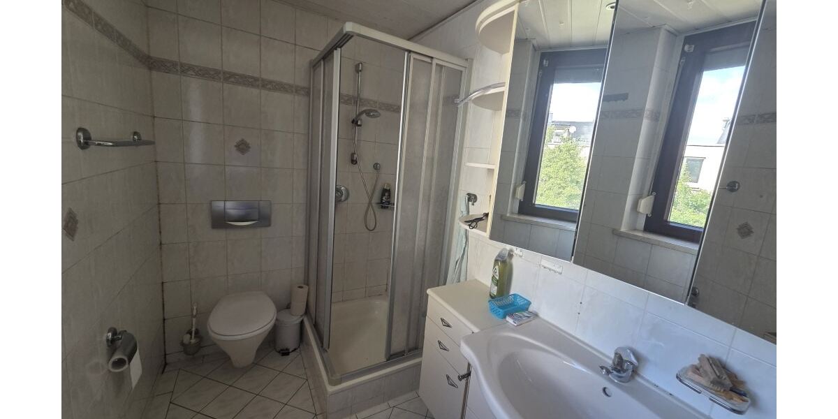 Charmante Doppelhaushälfte mit Potenzial in Limbach-Oberfrohna! 9 zimmer