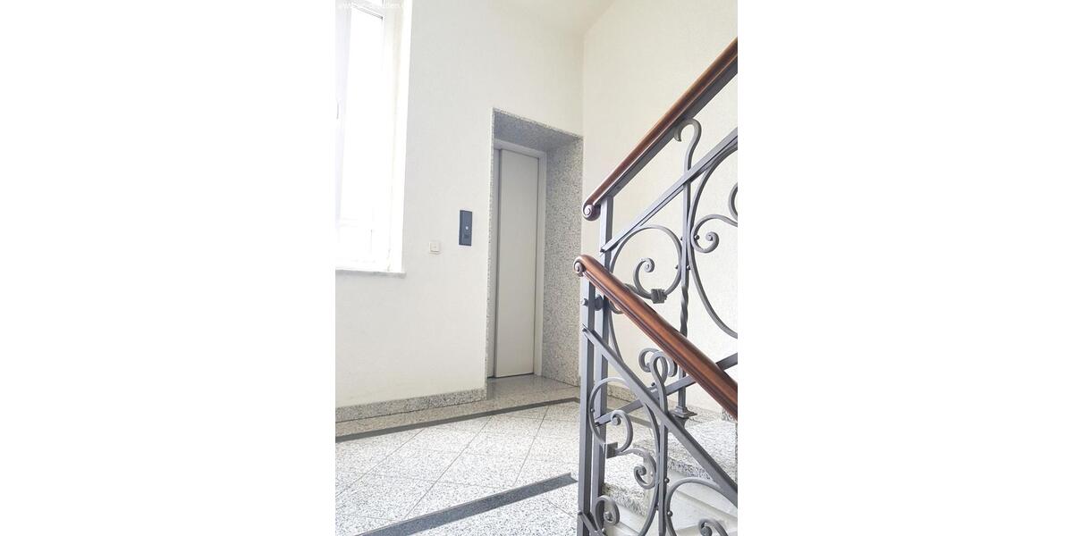 Dachgeschoßwohnung Chemnitz Altendorf - 2 Zimmer, 74 m&sup2;, 440&euro; | Angebot:23273095