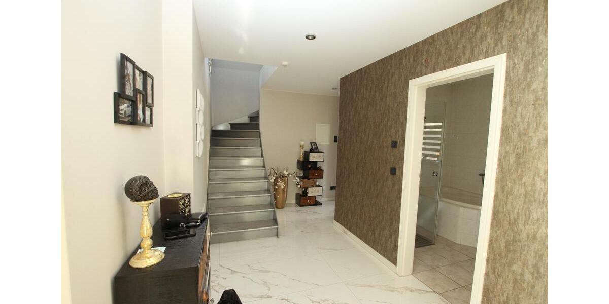 Einfamilienhaus Niederwiesa - 6 Zimmer, 250 m&sup2;, 550.000&euro; | Angebot:26429133