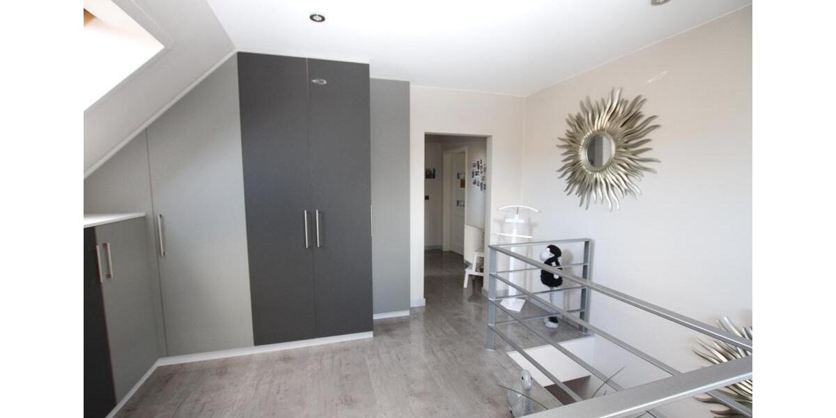 Einfamilienhaus Niederwiesa - 6 Zimmer, 250 m&sup2;, 550.000&euro; | Angebot:26429133