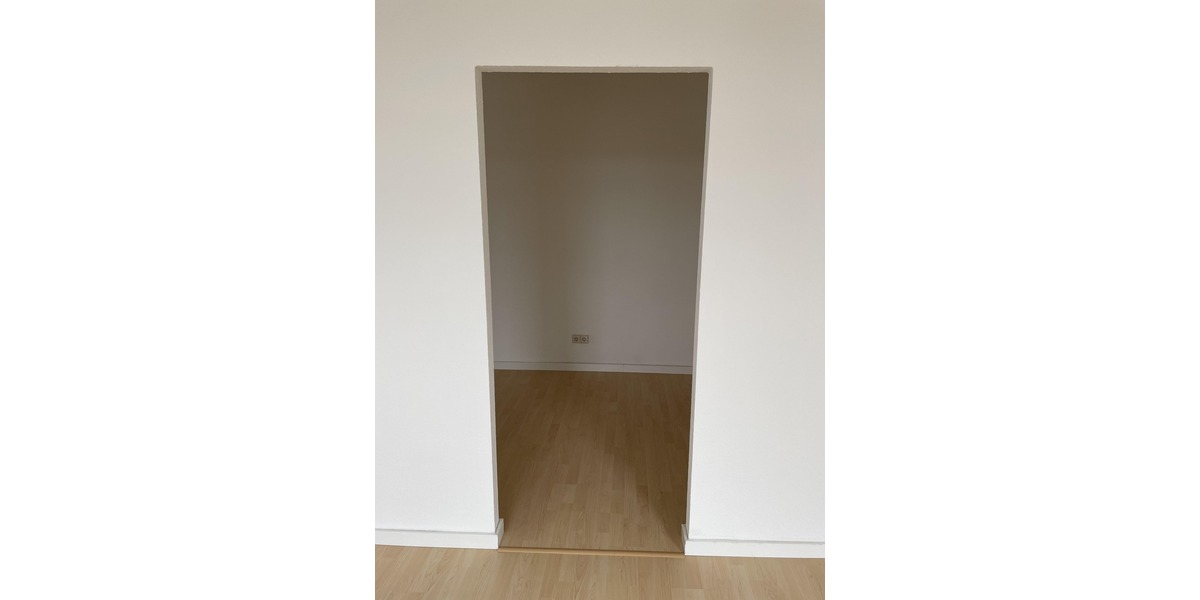 Kleine Wohnung mit großem Balkon zur Selbstnutzung gesucht? Ab sofort frei! 1.5 zimmer