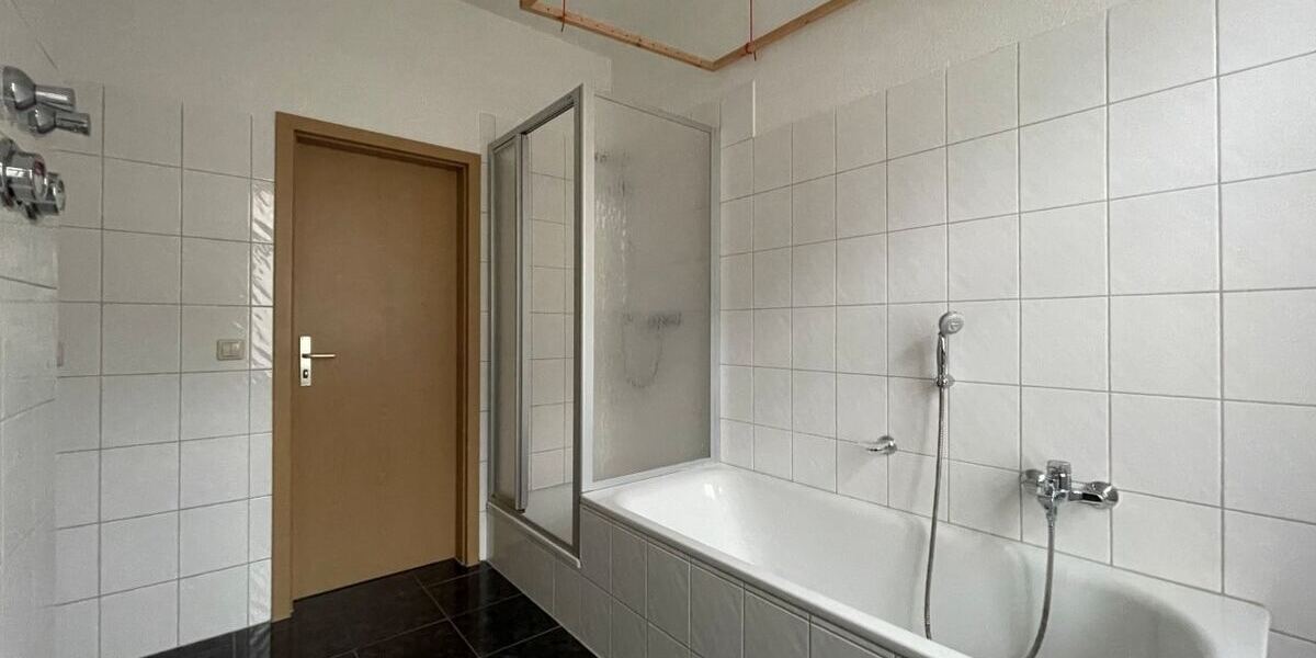 JETZT in EIGENTUM investieren! Wohnung mit Balkon und Tageslicht-Bad in der 1. Etage! 3 zimmer