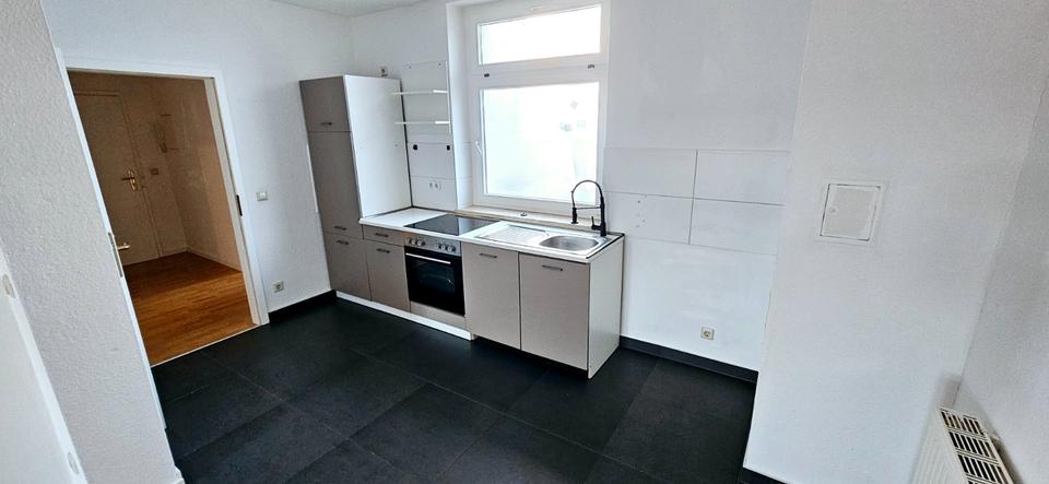 Dachgeschoßwohnung Chemnitz Altendorf - 2 Zimmer, 45 m&sup2;, 300&euro; | Angebot:26374787