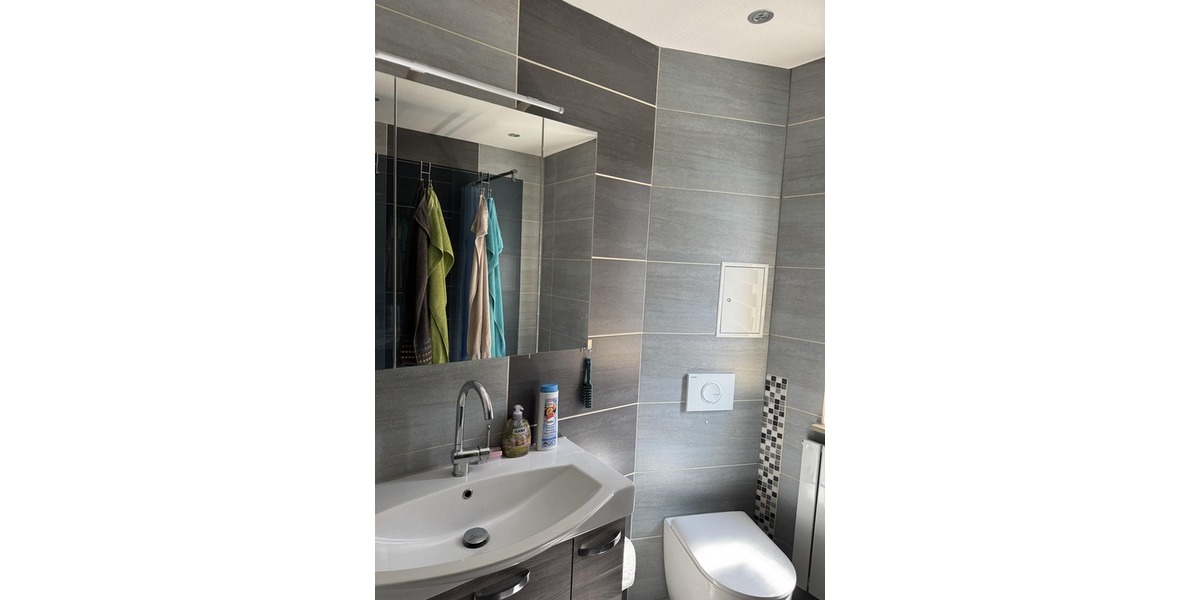 Schöne, helle 3-Raum-Wohnung mit zwei Balkonen und Stellplatz! - Etagenwohnung Hainichen | Angebot:27196195