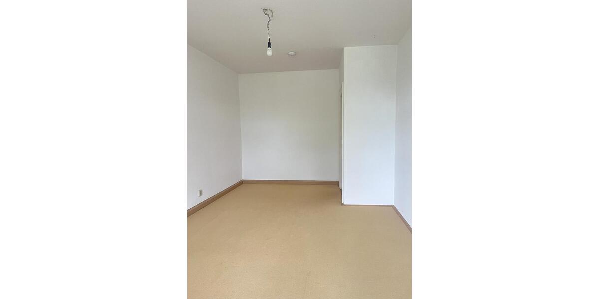 Dachgeschoßwohnung Chemnitz Kapellenberg - 2 Zimmer, 60 m&sup2;, 330&euro; | Angebot:24369757