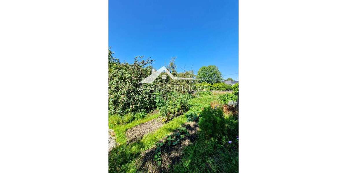 Grundstück mit großer Doppelgarage & viel Stauraum zimmer