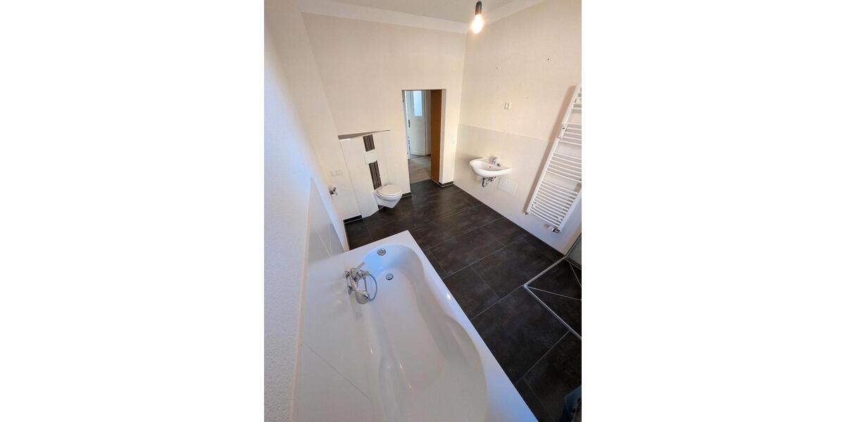 Erdgeschoßwohnung Chemnitz Altchemnitz - 3.5 Zimmer, 94 m&sup2;, 720&euro; | Angebot:26704619