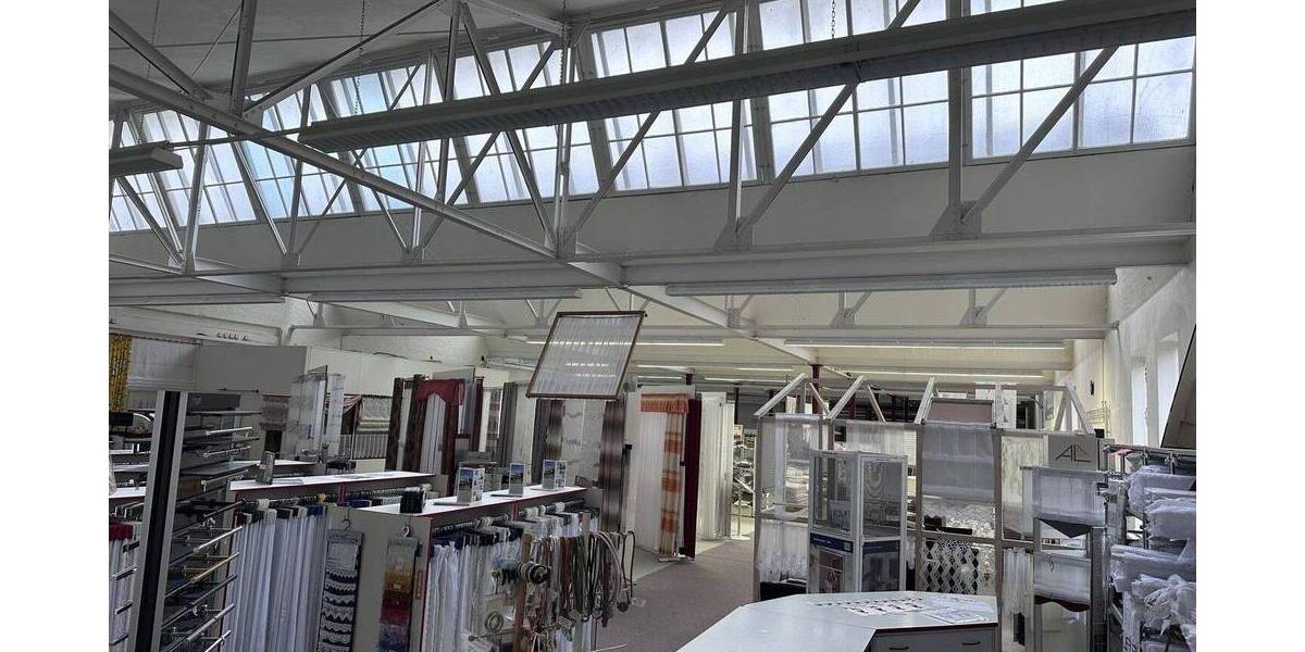 Attraktive Verkaufsfläche oder Gewerbefläche mit 850 m² inkl. Parkplatz zimmer