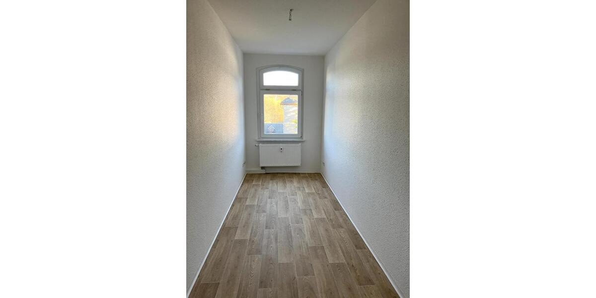Etagenwohnung Zschopau - 4 Zimmer, 80 m&sup2;, 480&euro; | Angebot:26004571