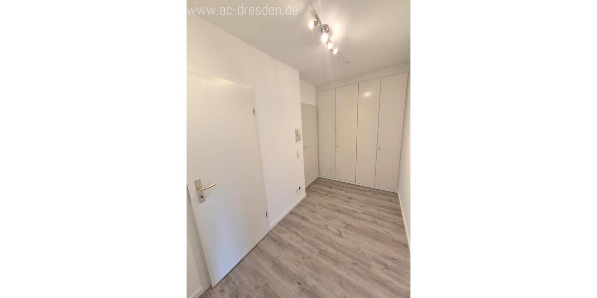 Dachgeschoßwohnung Chemnitz Ebersdorf - 3 Zimmer, 117 m&sup2;, 650&euro; | Angebot:26252642