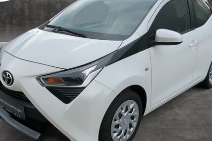 Toyota Aygo (X) 24.400 km 10.790 &euro; Chemnitz 09119