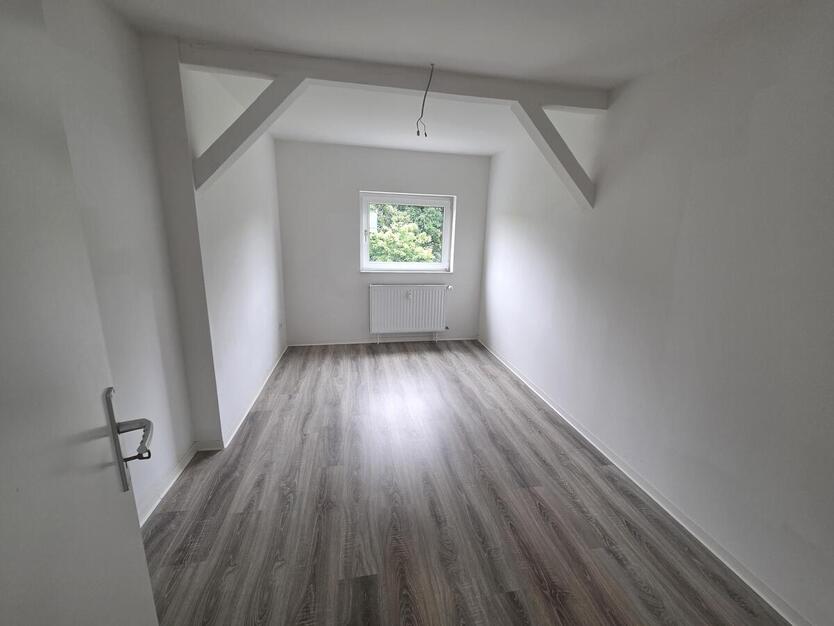 Gemütliche 3-Zimmer-Dachgeschosswohnung mit Einbauküche in Chemnitz-Hilbersdorf! 3 zimmer