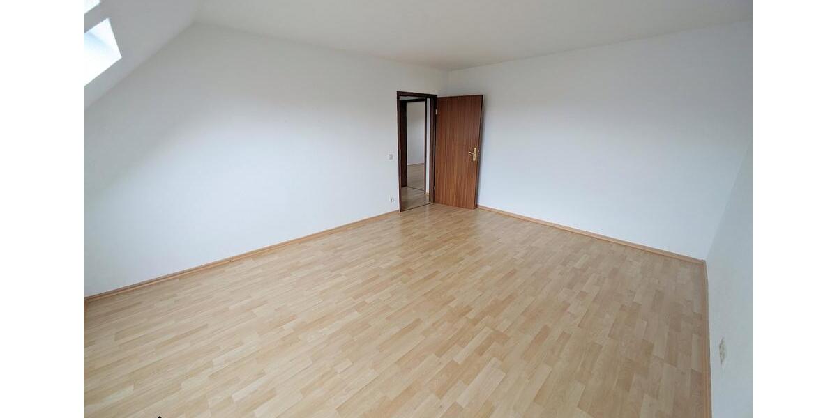 Dachgeschoßwohnung Chemnitz Hilbersdorf - 3 Zimmer, 74 m&sup2;, 350&euro; | Angebot:26321590