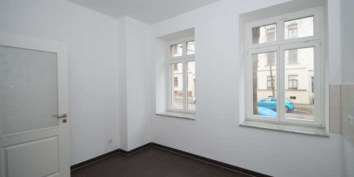 mit 360° Rundgang! Sanierte 2 Zimmer mit Balkon + großer Küche am Brühl! 2 zimmer