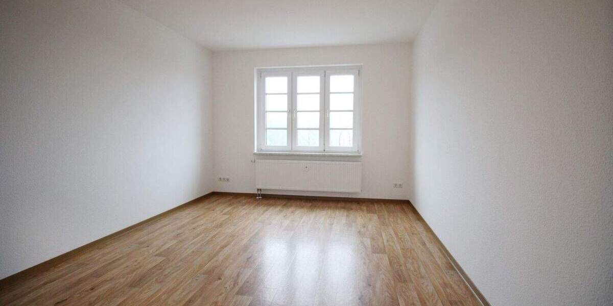 Zimmer Chemnitz Bernsdorf - 1 Zimmer, 24 m&sup2;, 153&euro; | Angebot:26273980