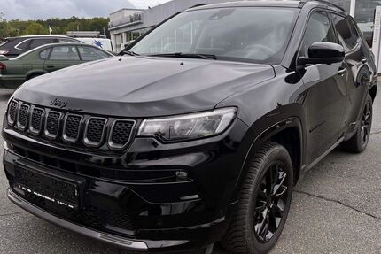 Jeep Compass 51.996 km 24.490 &euro; Chemnitz 09130