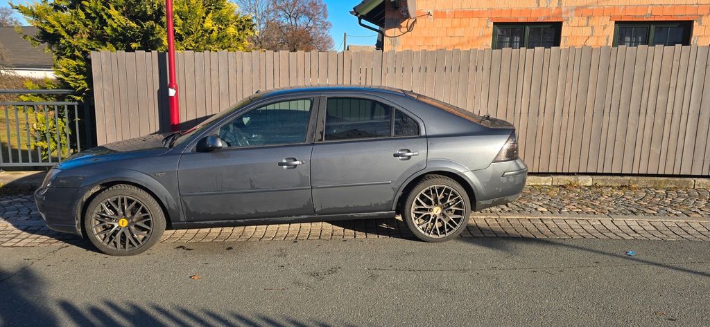 Ford Mondeo 180.510 km 2.200 &euro; Thum 09419
