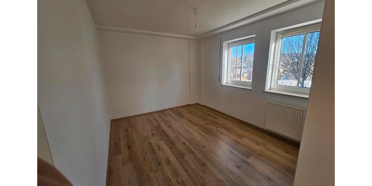 Erdgeschoßwohnung Burkhardtsdorf - 4 Zimmer, 71 m&sup2;, 920&euro; | Angebot:26593633