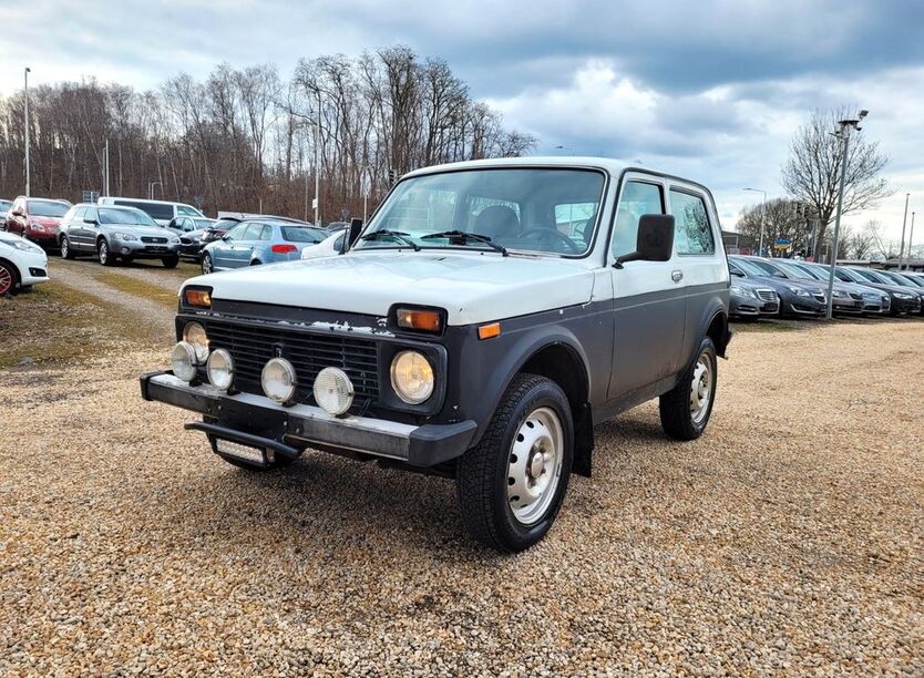 Lada Niva 57.492 km 1.980 € Zwickau 08056