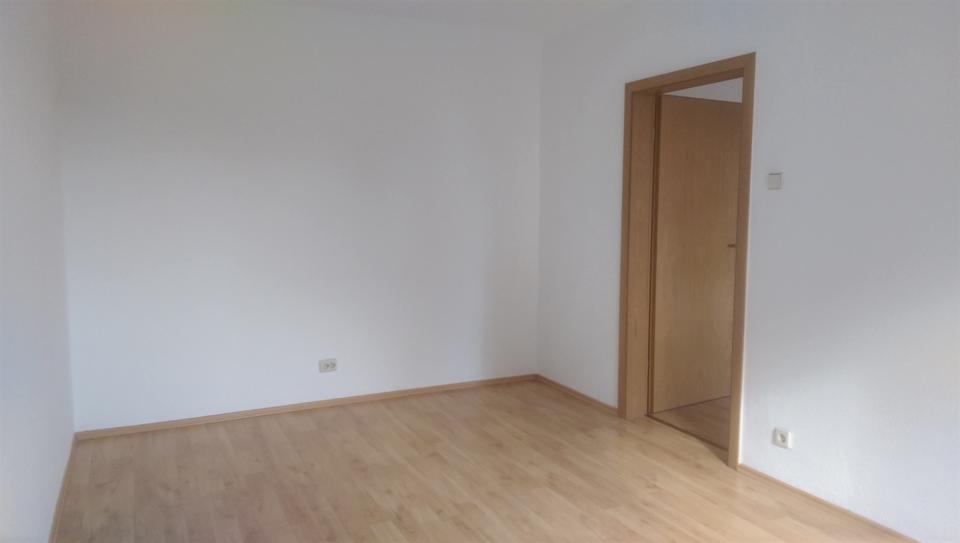 Etagenwohnung Waldheim - 1 Zimmer, 39 m&sup2;, 215&euro; | Angebot:25058160