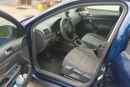 VW Golf 235.000 km 2.200 &euro; Chemnitz 09126