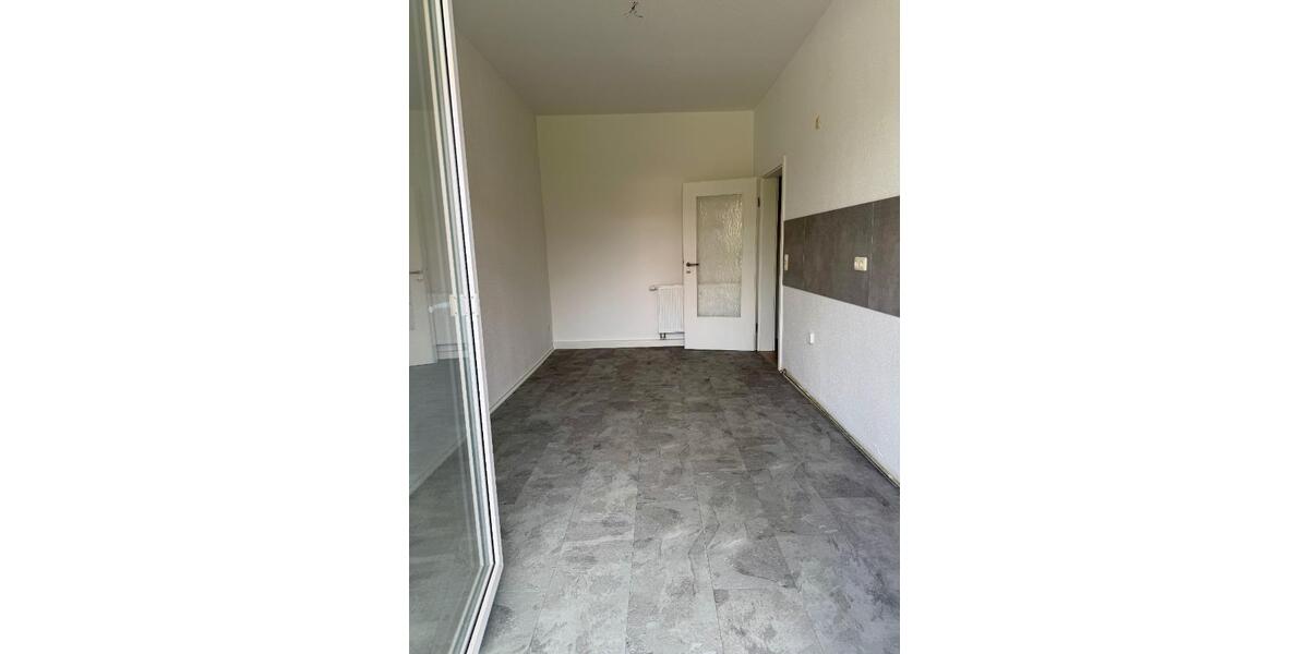 Erdgeschoßwohnung Chemnitz Ebersdorf - 1 Zimmer, 52 m&sup2;, 330&euro; | Angebot:26091141