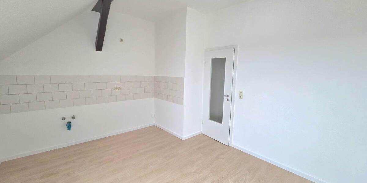 Schicke 3-Zimmer-Dachgeschosswohnung in zentraler Lage von Stollberg! 3 zimmer
