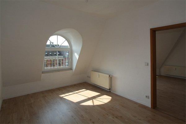 Dachgeschoßwohnung Chemnitz Altendorf - 2 Zimmer, 50 m&sup2;, 260&euro; | Angebot:26163019